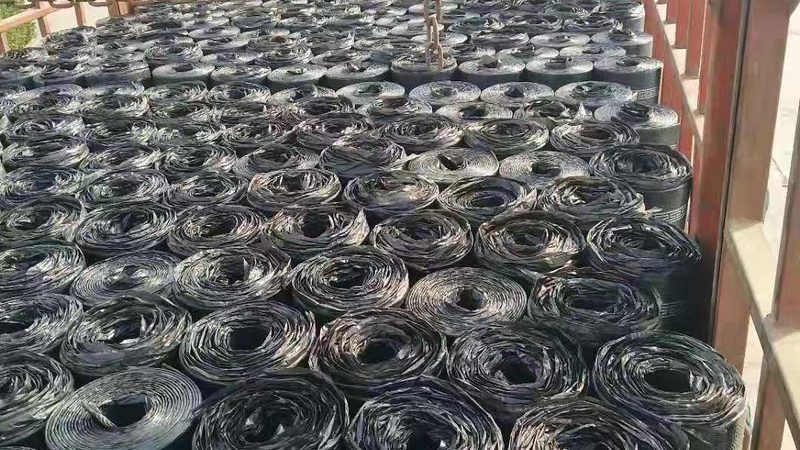 卫生间防水涂料：水性还是油性？揭秘选材关键